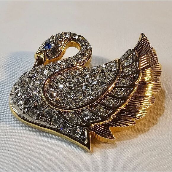 Beautiful PARK LANE Pave Set Rhinestones Swan Brooch Signed Vintage - Picture 3 of 5
